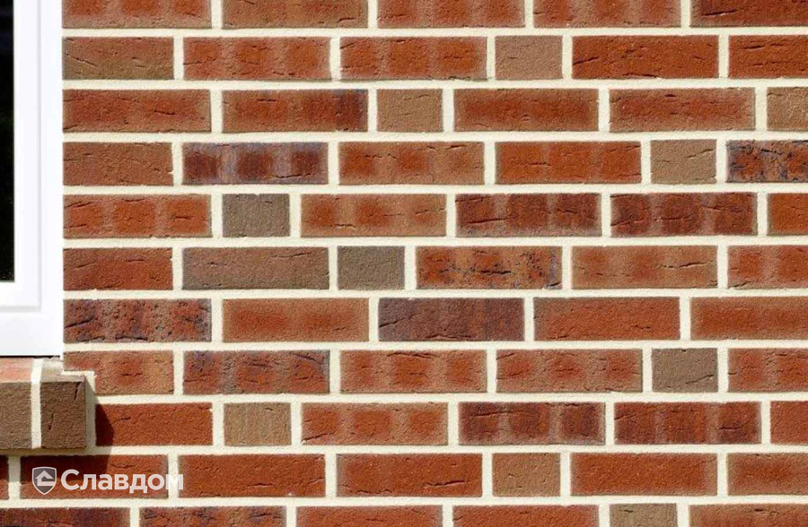 Двухэтажный частный дом с облицовкой кирпичом Feldhaus Klinker 377 lava maron rustico