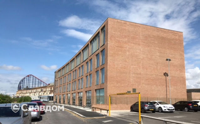 Отель сети Hampton by Hilton с облицовкой кирпичом ручной формовки MUHR Nr 97 Sevilla