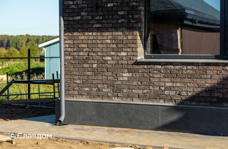 Частный дом с облицовкой из кирпича Тандем Данилово