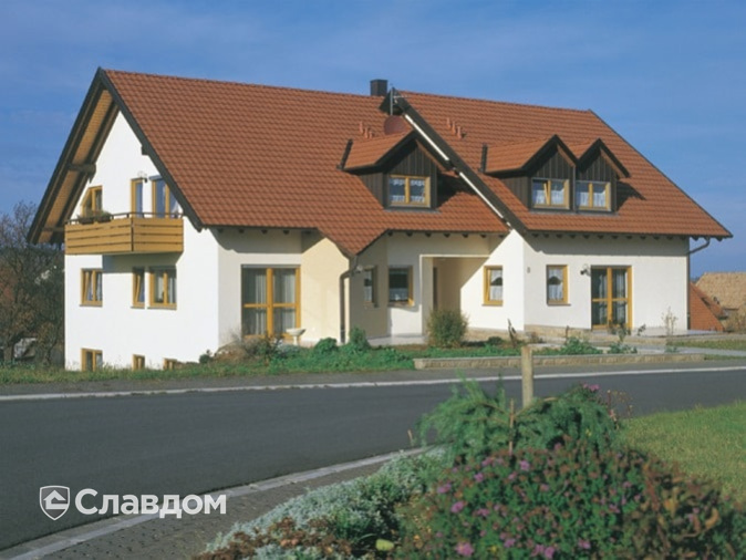 Жилой дом с черепицей Braas Топаз 13V натуральный красный