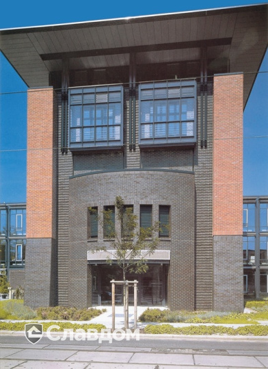 Офисное здание с облицовкой кирпичом Terca Dresden