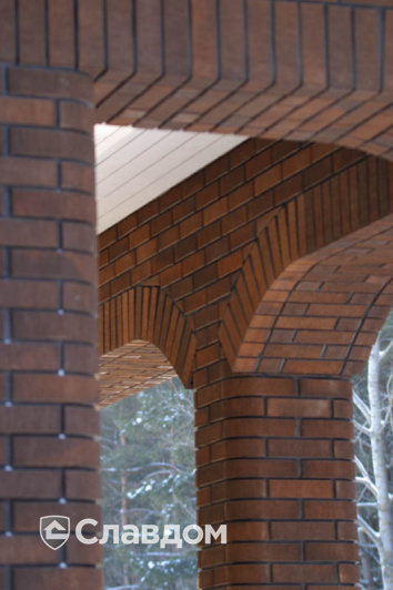 Частный объект с облицовкой кирпичом Terca Terra шероховатый