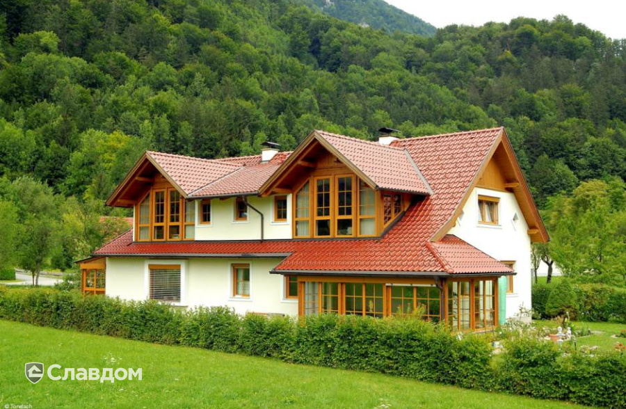 Частный дом с черепицей TONDACH Sulm natural Amadeus