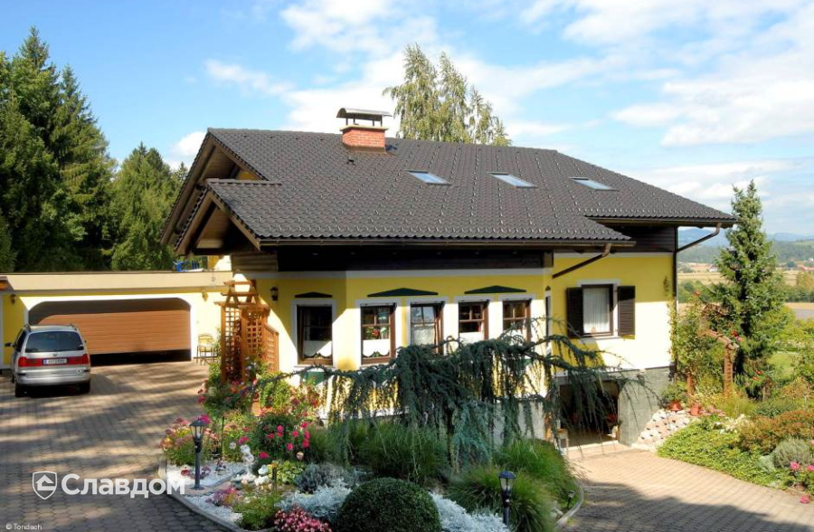 Коттедж с черепицей TONDACH Sulm antracite engobe