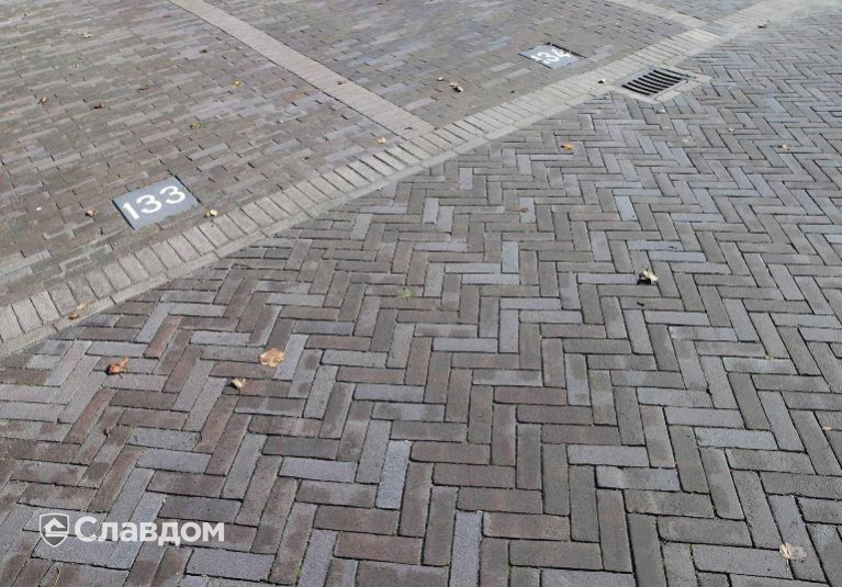 Улица в Хофддорпе с применением брусчатки Penter Basalt DF