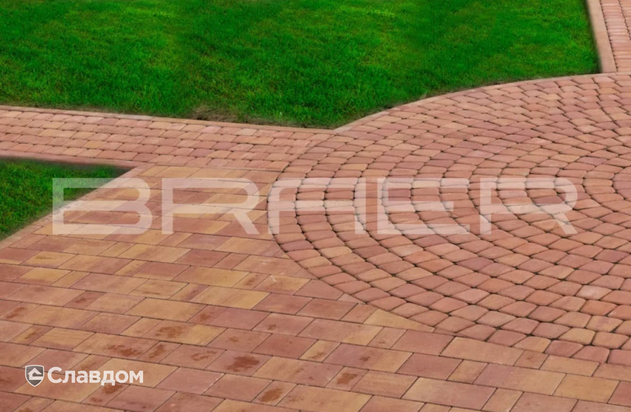 Частный дом с мощением тротуарной плиткой BRAER Старый город Ландхаус Color Mix Рассвет