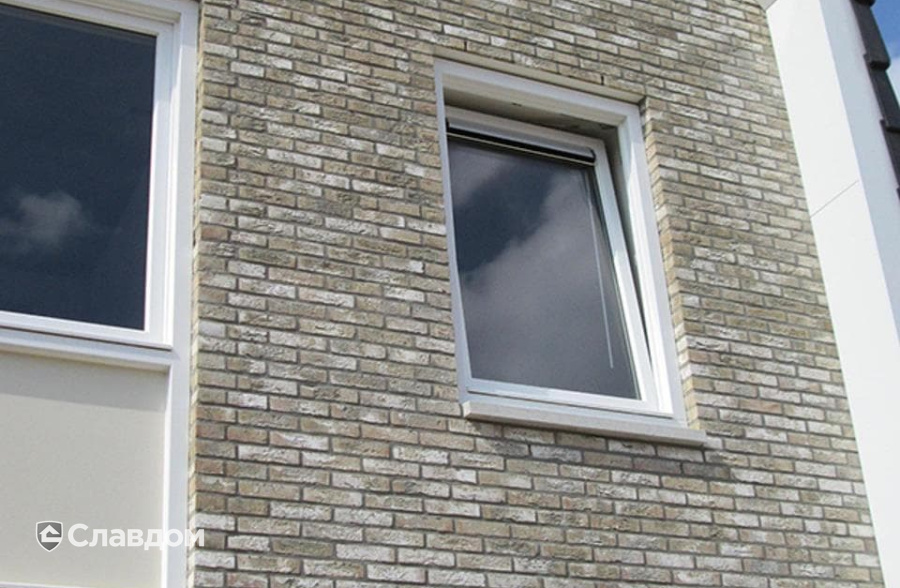 Двухэтажный коттедж с облицовкой кирпичом Terca Bronsgroen