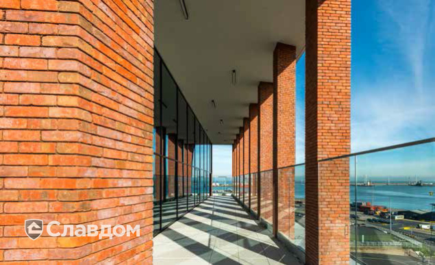 Круизный терминал ABC в Зебрюгге с облицовкой кирпичом Terca Metropolis Aula