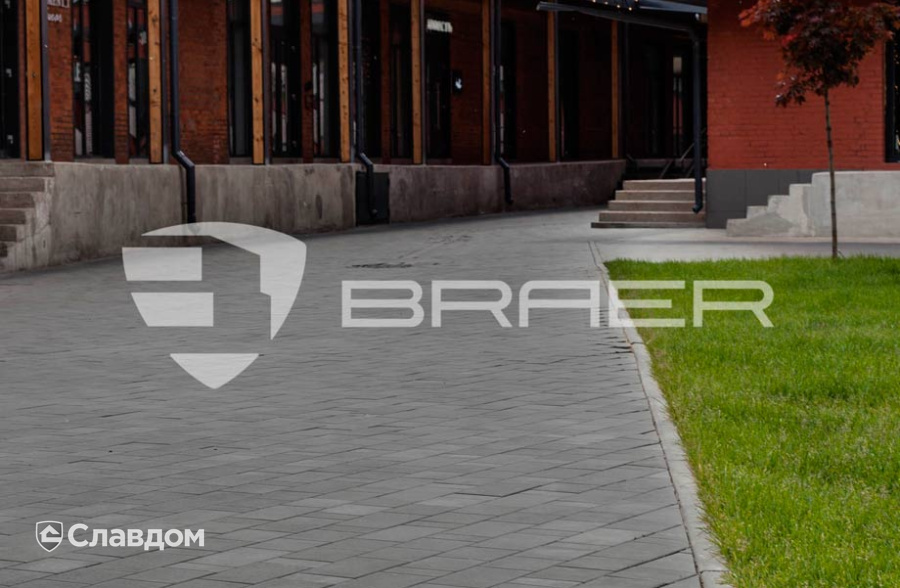 Территория "Хлебзавода", вымощенная тротуарной плиткой BRAER