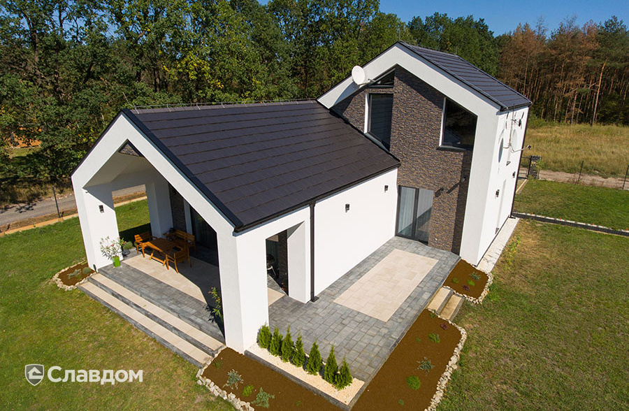 Частный дом с применением керамической черепицы Koramic Orea 9 grey engobe