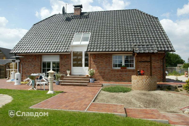 Садовая дорожка с покрытием брусчаткой MUHR 04SG Rotbraun-bunt Spezial gerumplet