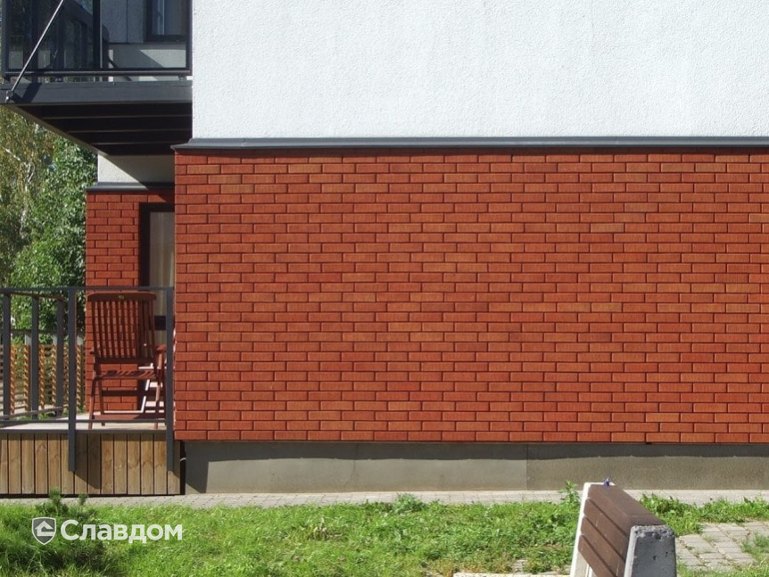 Жилой дом с облицовкой кирпичом Terca Red шероховатый