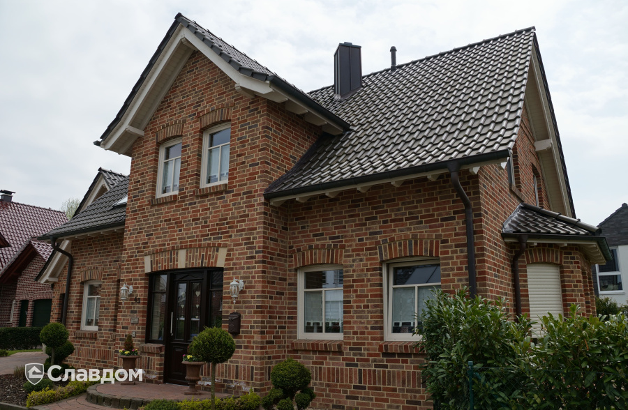 Загородный дом с облицовкой плиткой Westerwaelder Klinker MONTANA WK75 Gelderland