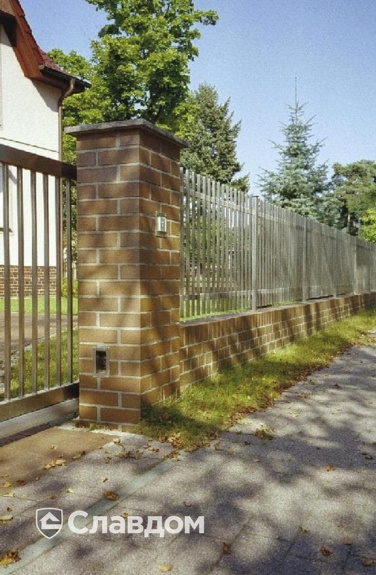 Забор с облицовкой кирпичом Terca Lausitz