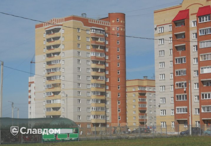 Многоэтажный жилой дом в г.Киров с облицовкой кирпичом КС-Керамик 1,4НФ Красный гладкий
