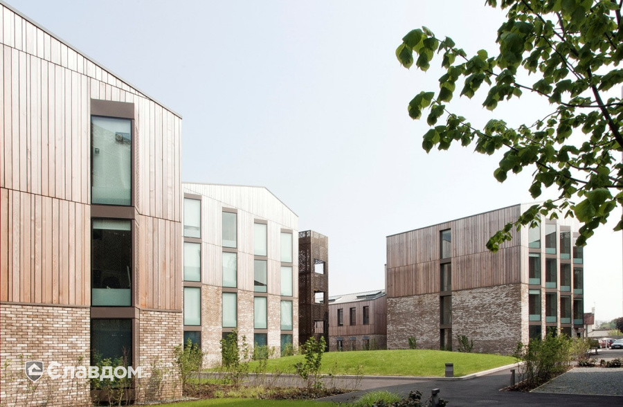 Трехэтажный жилой дом с облицовкой кирпичом Terca Bronsgroen