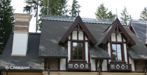 Дом за городом с применением мягкой кровли TEGOLA Классик Сланец