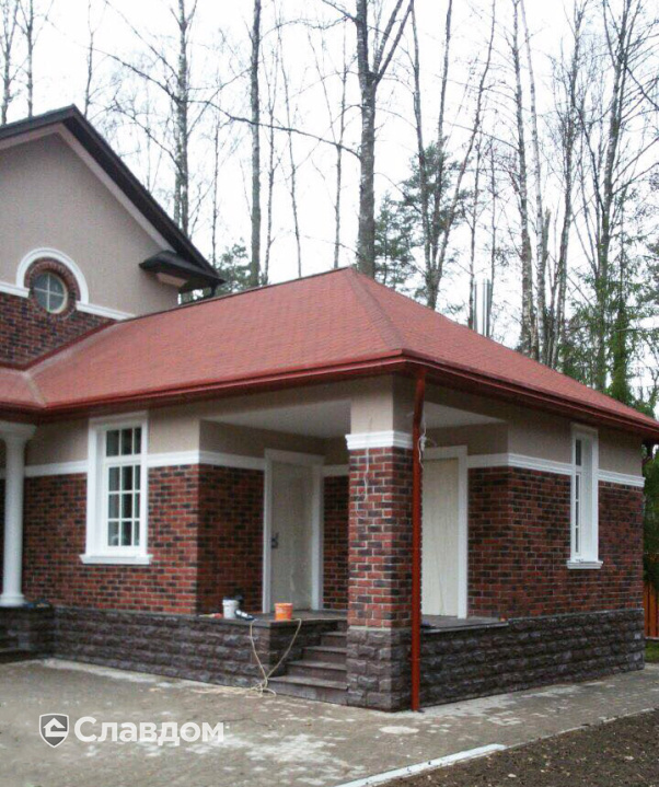 Дом с облицовкой искусственным камнем REDSTONE Dover Brick DB-63, Тулон 82