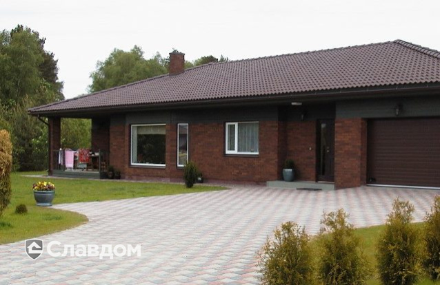 Одноэтажный частный дом с облицовкой кирпичом Terca Terra Flame гладкий