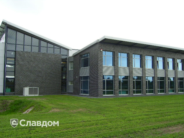 Офисное здание с облицовкой кирпичом Terca Westminster