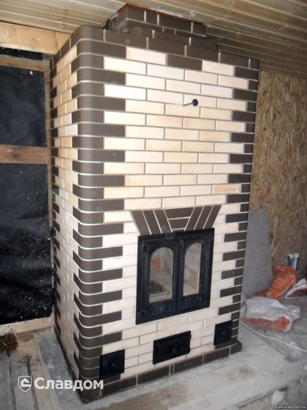 Печь с применением облицовочного кирпича Lode JBRUNIS F15 12.201115L 