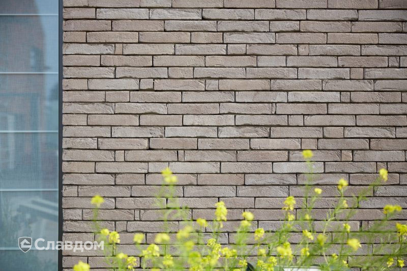 Жилой дом в г.Ронсе с облицовкой кирпичом Terca Iluzo Bruin-Zwart