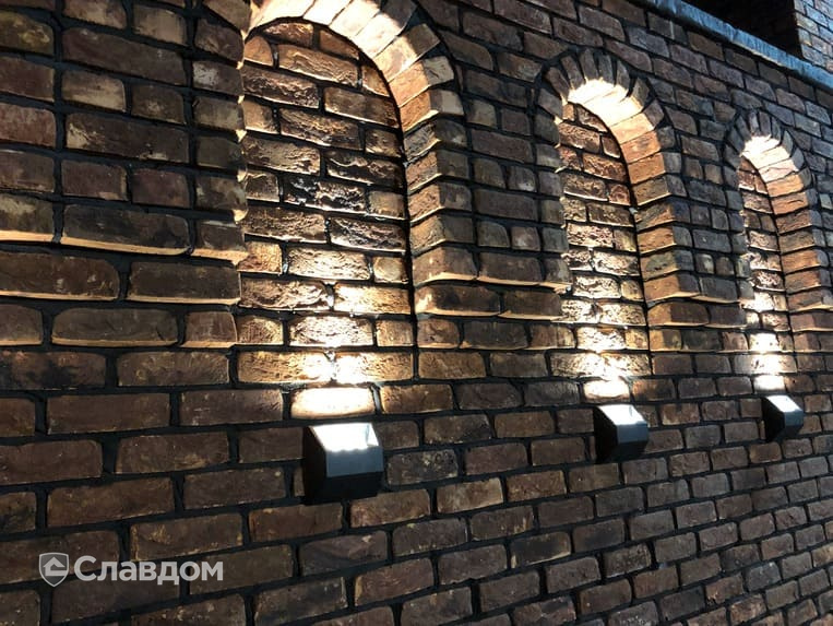 Богатяновский источник (Богатый колодезь) в Ростове-на-Дону с применением кирпича Богандинский КЗ Монс-Роял