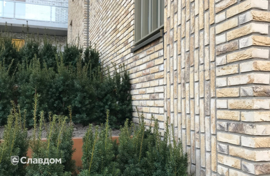 Многоэтажный дом с применением керамического кирпича ENGELS HANDFORM Tanganyika