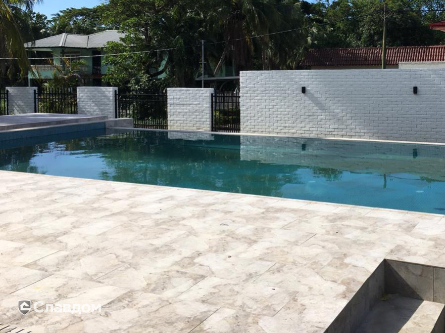 Бассейн с применением клинкерной плитки Gres Aragon Rocks Beige