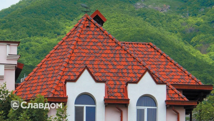 Частный дом с применением цементно-песчаной черепицы Braas Янтарь антик