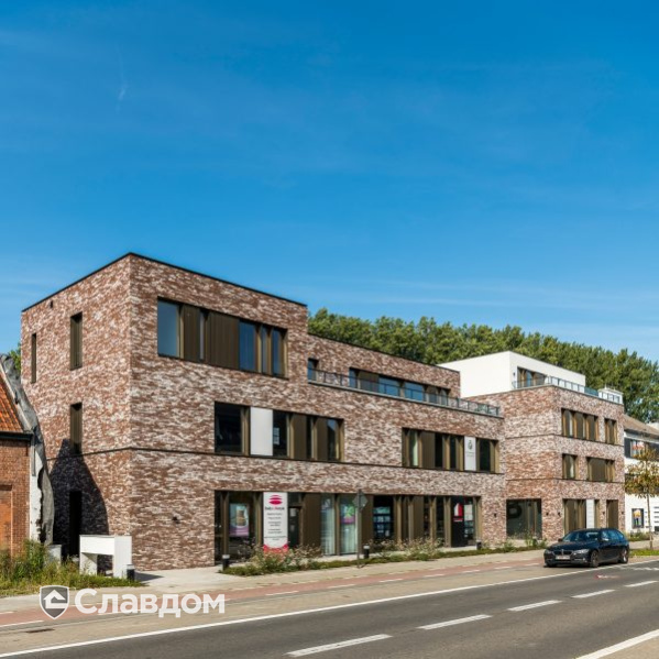 Здание офиса в г. Осткамп с облицовкой кирпичом Terca Metropolis Civitas