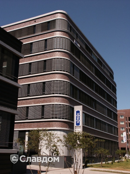 Бизнес-центр с облицовкой кирпичом Terca KBB-f