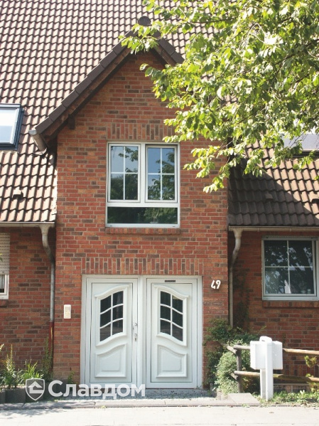 Жилой дом с мансардой и с облицовкой кирпичом Terca Olm-Orme