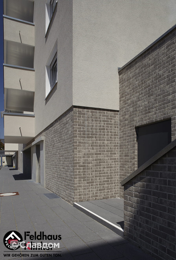 Малоэтажный жилой дом с облицовкой кирпичом Feldhaus Klinker 682 sintra argo blanco