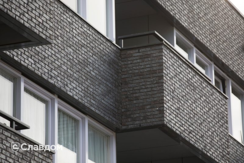 Медицинский центр De Bethaan с облицовкой кирпичом Terca Ebonywood