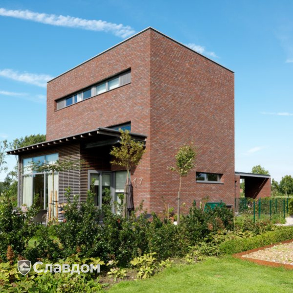 Частный дом в Экло с облицовкой кирпичом Terca Paarsblauw