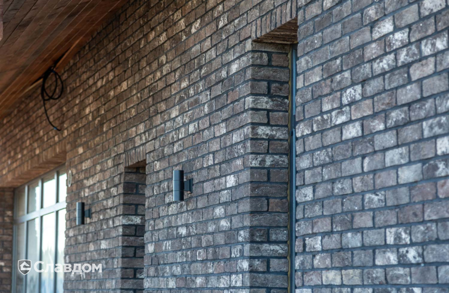 Частный дом с облицовкой из кирпича Тандем Данилово