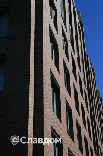 Жилой комплекс "Четыре горизонта" с облицовкой кирпичом Terca Red Flame гладкий