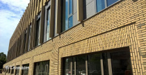 Офисное здание с облицовкой кирпичом Terca Teunisbloem