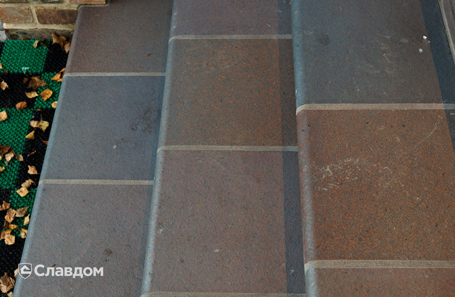 Частный дом с облицовкой кирпичом ручной формовки Сафоново Клинкер №9