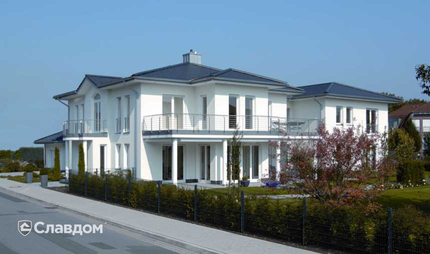 Частный дом с черепицей Braas Турмалин Антрацит ангоб