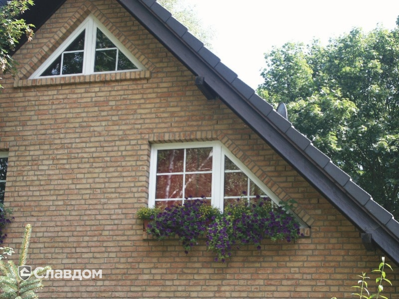 Двухэтажный коттедж с облицовкой кирпичом Terca Orchidee Rose