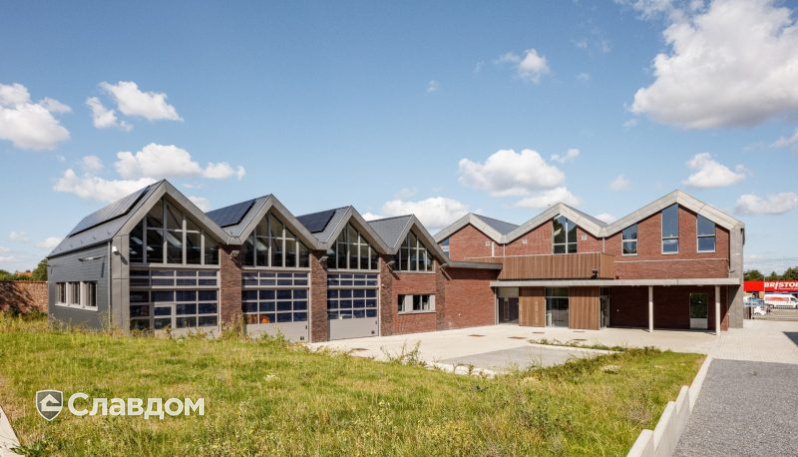 Школа в Ангиене (Бельгия) с облицовкой кирпичом Terca Wasserstrich Special E1 и Rood