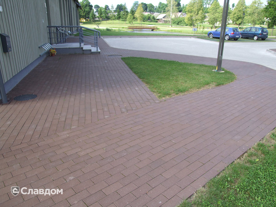 Пешеходная зона с применением брусчатки Penter Baltic Klinker Pavers Braun