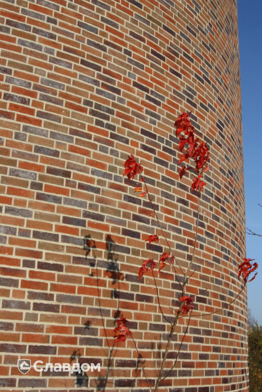 Часовня Wegekapelle Muschen с облицовкой кирпичом Feldhaus Klinker 661 sintra lava maris