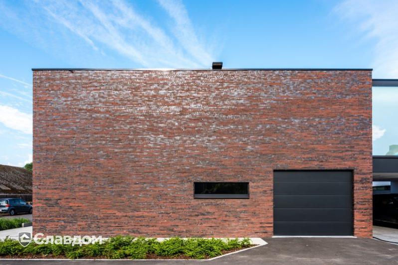 Частный дом в Эдегеме с облицовкой кирпичом Terca Wasserstrich Special E1