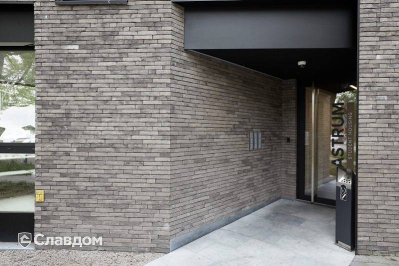 Студенческое общежитие в Генте с облицовкой кирпичом Terca Iluzo Grijs-zwart