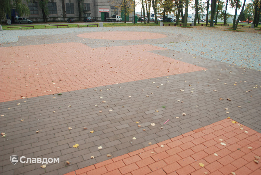 Площадь с применением брусчатки Penter Baltic Klinker Pavers Classic и Braun