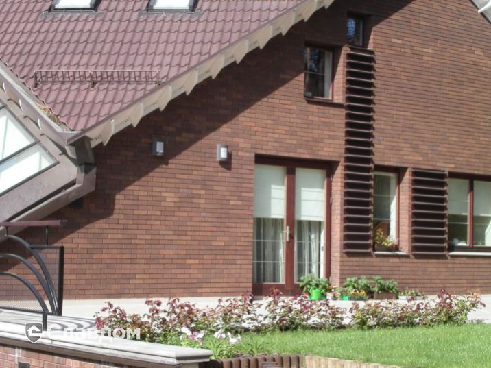 Частный объект с облицовкой кирпичом Terca Terra Flame гладкий