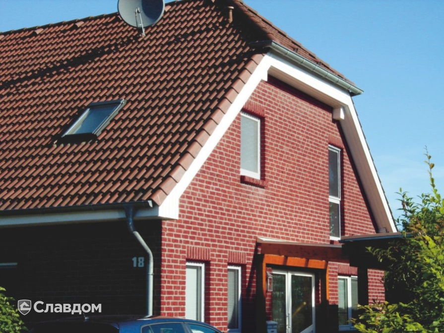 Двухэтажный коттедж с облицовкой кирпичом Terca Spaans Rood